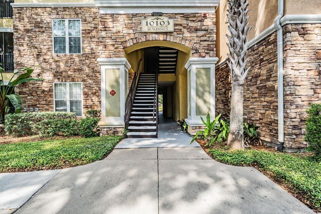 10103 COURTNEY OAKS CIRCLE 103, Tampa, FL 33619