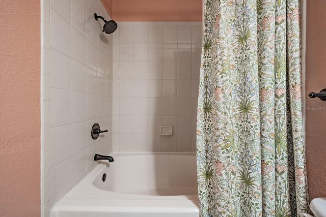 10103 COURTNEY OAKS CIRCLE 103, Tampa, FL 33619