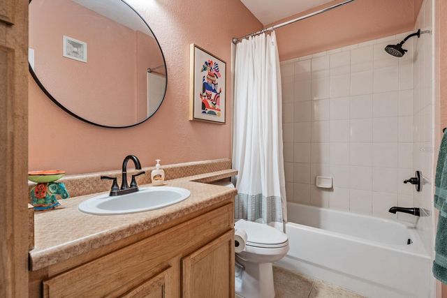 10103 COURTNEY OAKS CIRCLE 103, Tampa, FL 33619