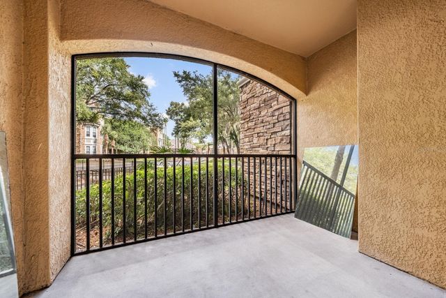 10103 COURTNEY OAKS CIRCLE 103, Tampa, FL 33619