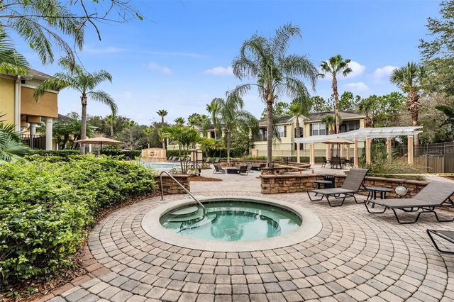 10103 COURTNEY OAKS CIRCLE 103, Tampa, FL 33619
