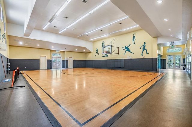 10103 COURTNEY OAKS CIRCLE 103, Tampa, FL 33619