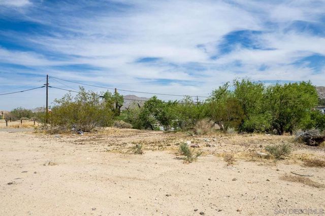 16662 1st Street, Victorville, CA 92395