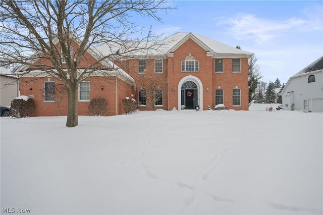 8412 Windsor Way, Broadview Heights, OH 44147