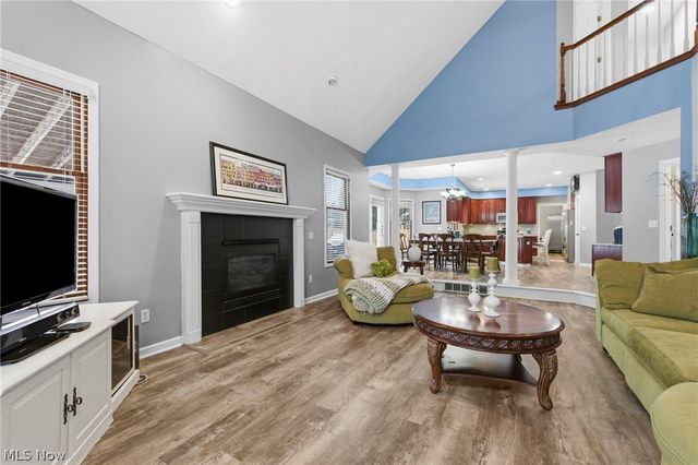 8412 Windsor Way, Broadview Heights, OH 44147