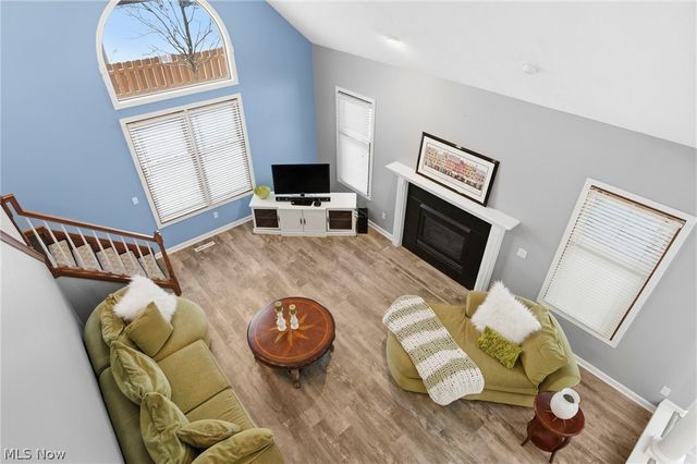 8412 Windsor Way, Broadview Heights, OH 44147