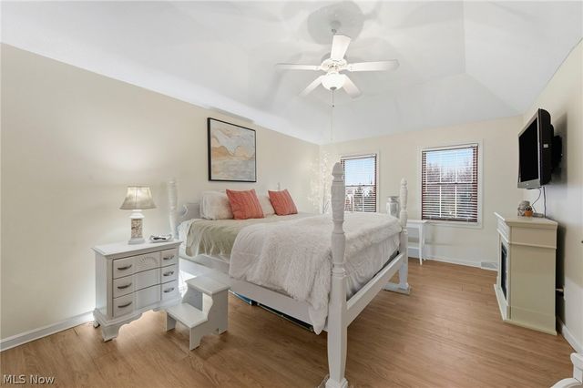 8412 Windsor Way, Broadview Heights, OH 44147