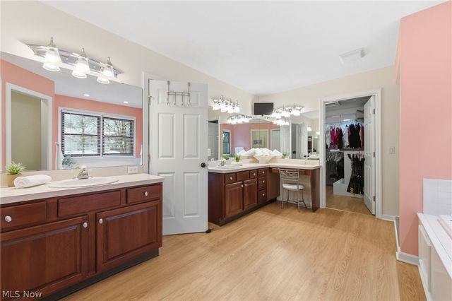 8412 Windsor Way, Broadview Heights, OH 44147