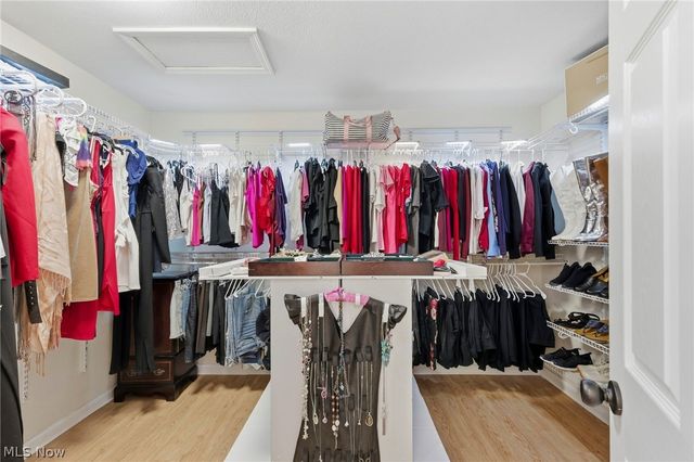 8412 Windsor Way, Broadview Heights, OH 44147