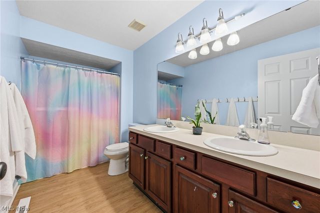 8412 Windsor Way, Broadview Heights, OH 44147