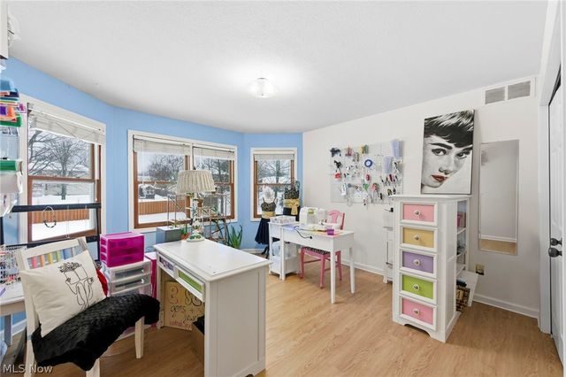 8412 Windsor Way, Broadview Heights, OH 44147