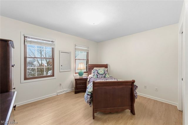 8412 Windsor Way, Broadview Heights, OH 44147