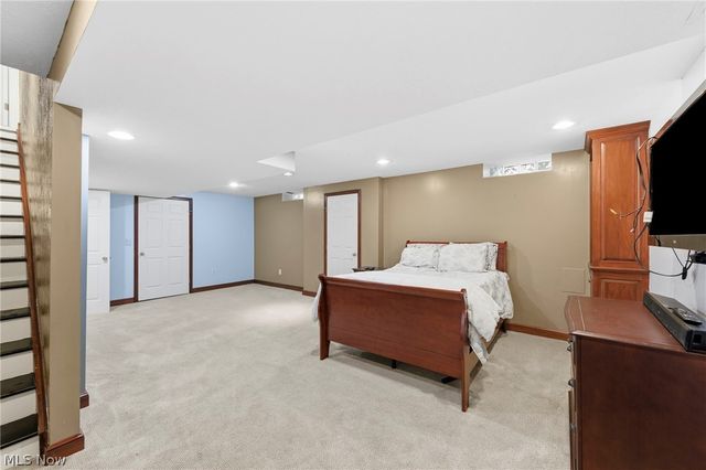 8412 Windsor Way, Broadview Heights, OH 44147