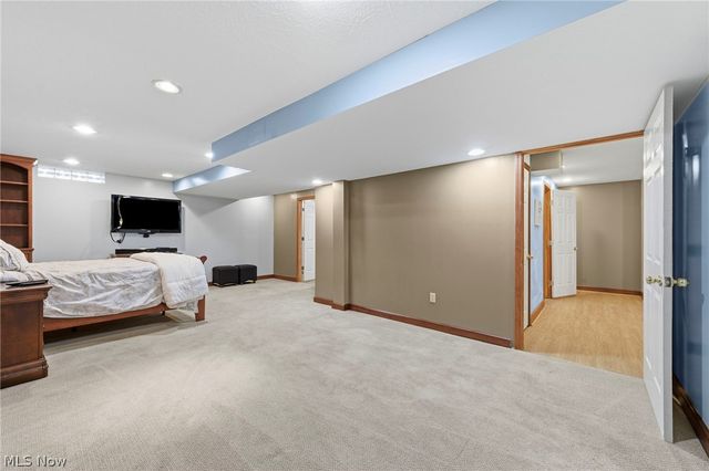 8412 Windsor Way, Broadview Heights, OH 44147