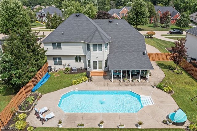 8412 Windsor Way, Broadview Heights, OH 44147