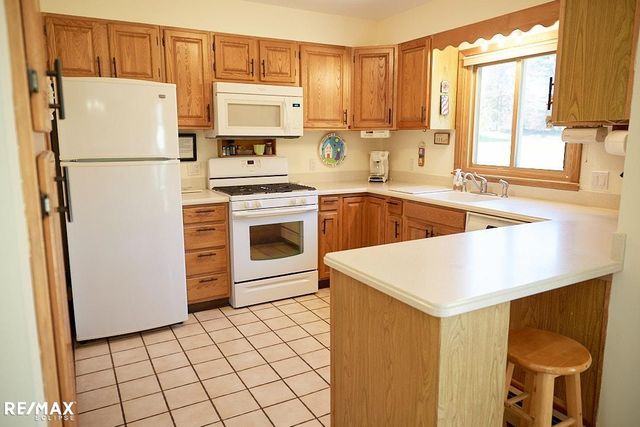 2557 Chicago Rd, Warren, MI 48092