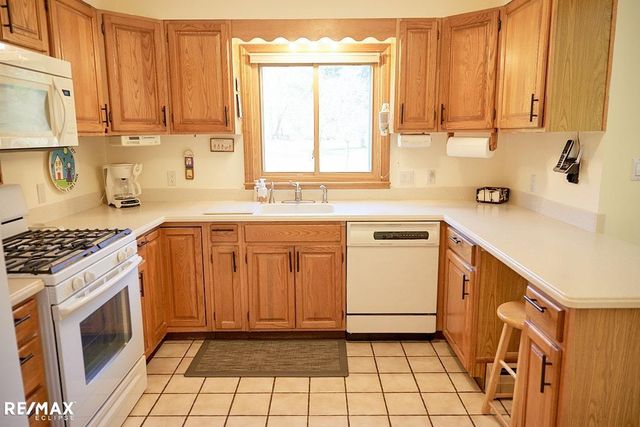 2557 Chicago Rd, Warren, MI 48092