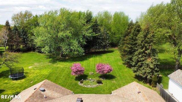 2557 Chicago Rd, Warren, MI 48092