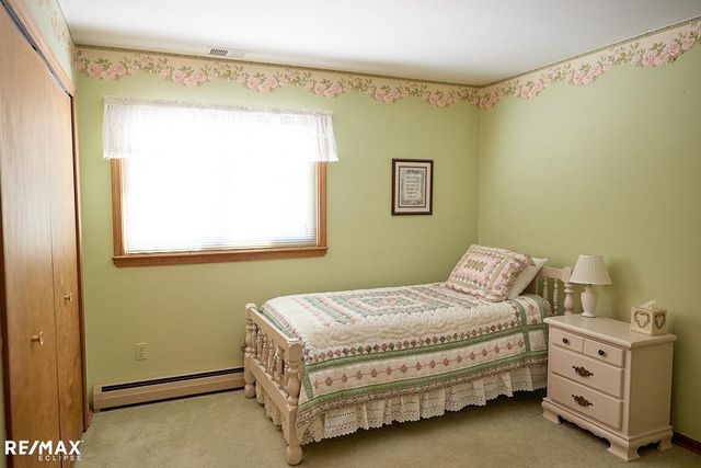 2557 Chicago Rd, Warren, MI 48092