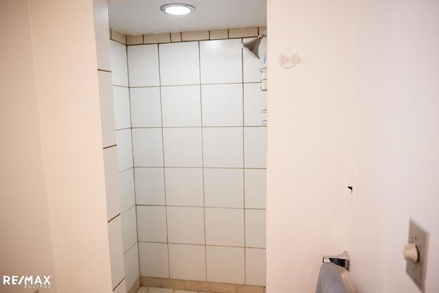 2557 Chicago Rd, Warren, MI 48092