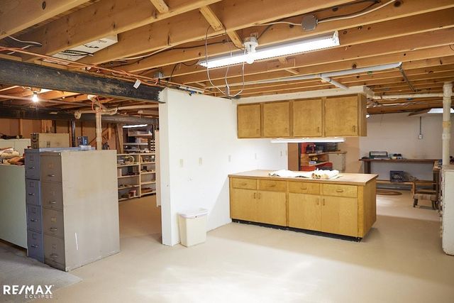 2557 Chicago Rd, Warren, MI 48092
