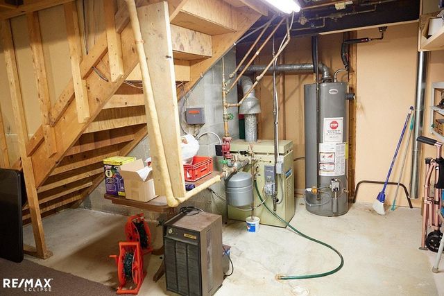 2557 Chicago Rd, Warren, MI 48092