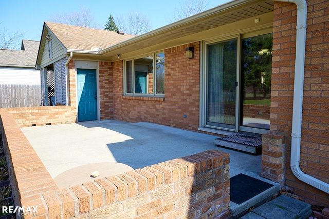 2557 Chicago Rd, Warren, MI 48092