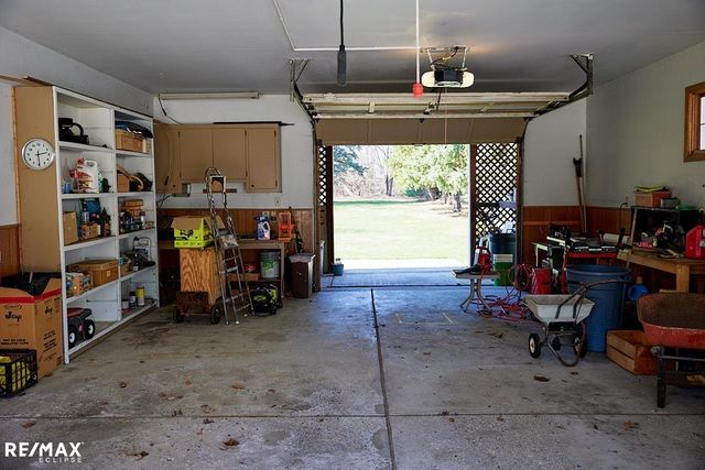 2557 Chicago Rd, Warren, MI 48092