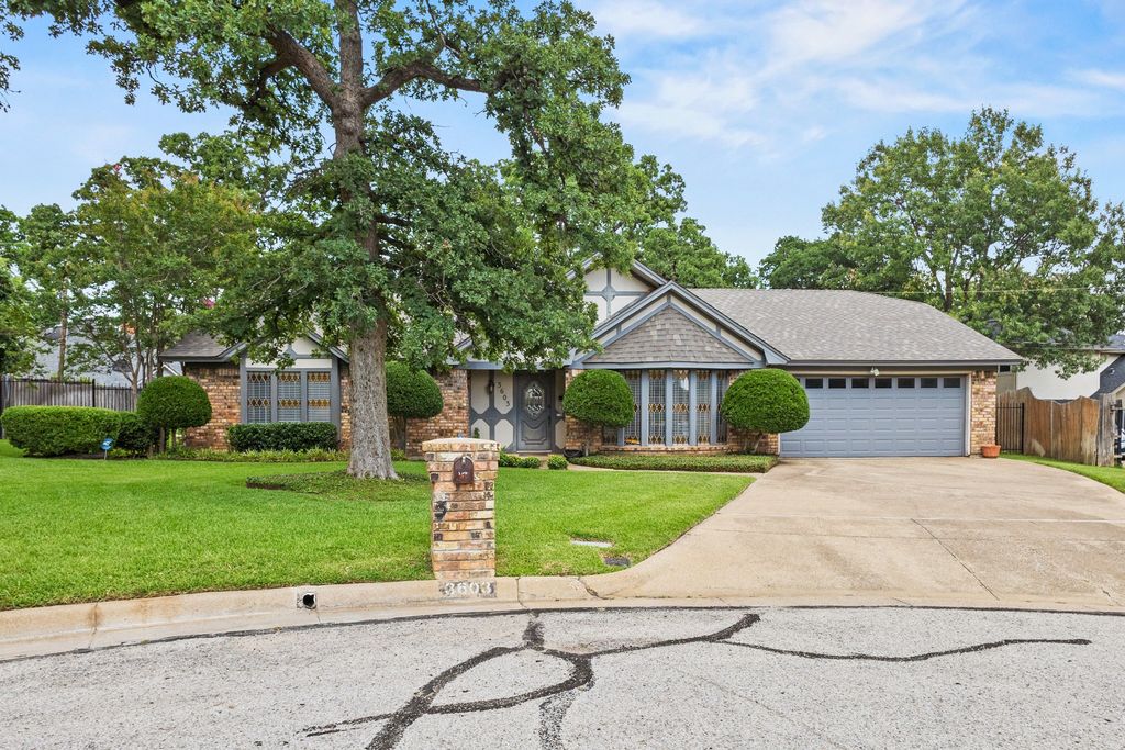 3603 Ivywild Court, Arlington, TX 76016
