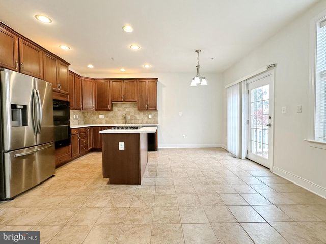 8201 CASTANEA LN, Derwood, MD 20855
