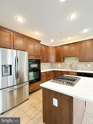 8201 CASTANEA LN, Derwood, MD 20855