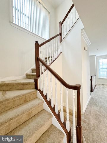 8201 CASTANEA LN, Derwood, MD 20855