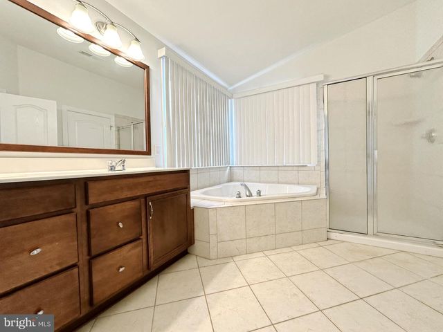 8201 CASTANEA LN, Derwood, MD 20855