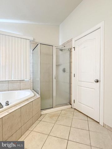 8201 CASTANEA LN, Derwood, MD 20855