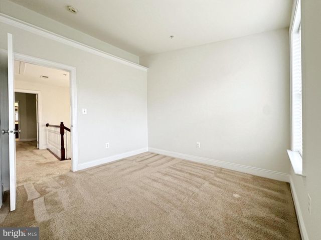 8201 CASTANEA LN, Derwood, MD 20855