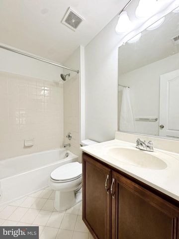 8201 CASTANEA LN, Derwood, MD 20855