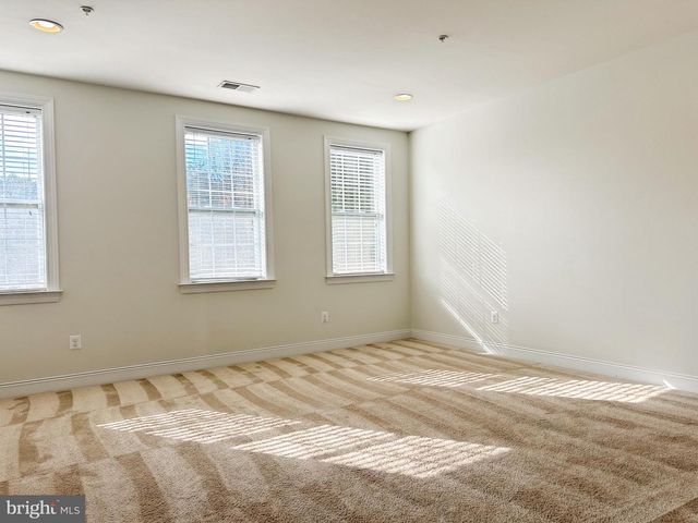 8201 CASTANEA LN, Derwood, MD 20855