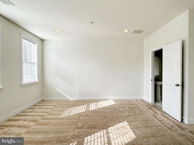 8201 CASTANEA LN, Derwood, MD 20855