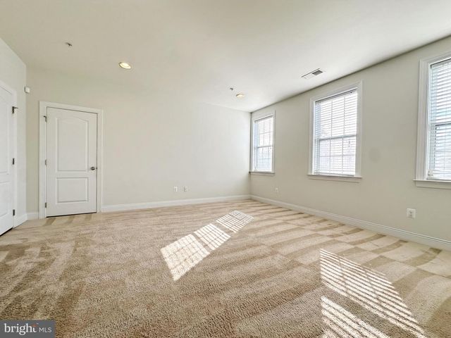 8201 CASTANEA LN, Derwood, MD 20855