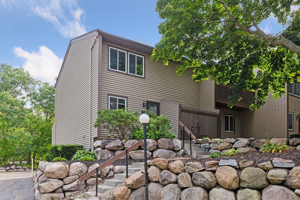 72 River Woods Lane, Burnsville, MN 55337