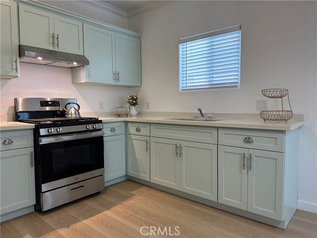 956 E 43rd, Los Angeles, CA 90011