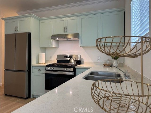 956 E 43rd, Los Angeles, CA 90011