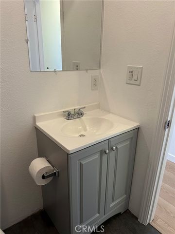 956 E 43rd, Los Angeles, CA 90011