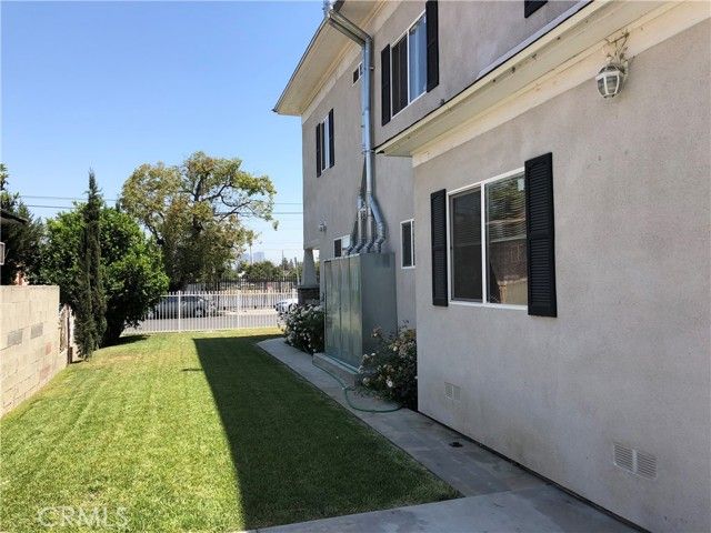 956 E 43rd, Los Angeles, CA 90011