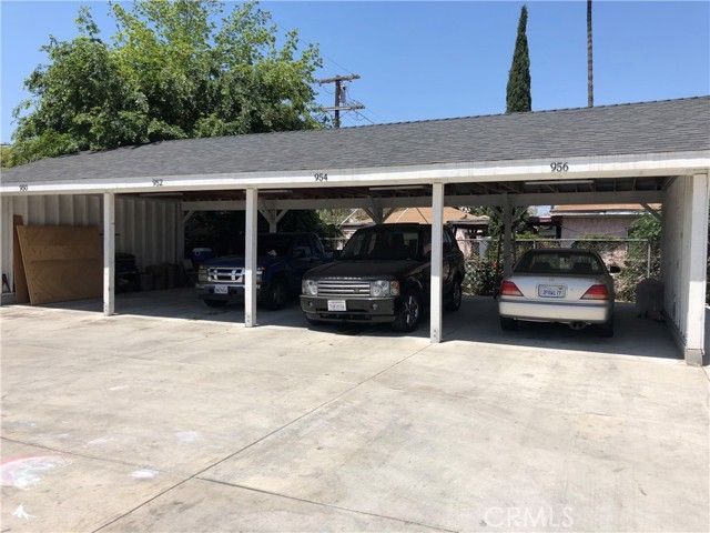 956 E 43rd, Los Angeles, CA 90011