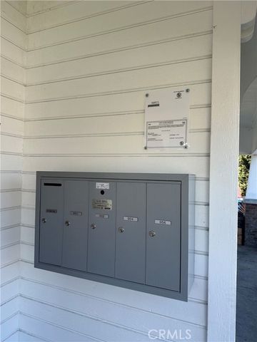 956 E 43rd, Los Angeles, CA 90011