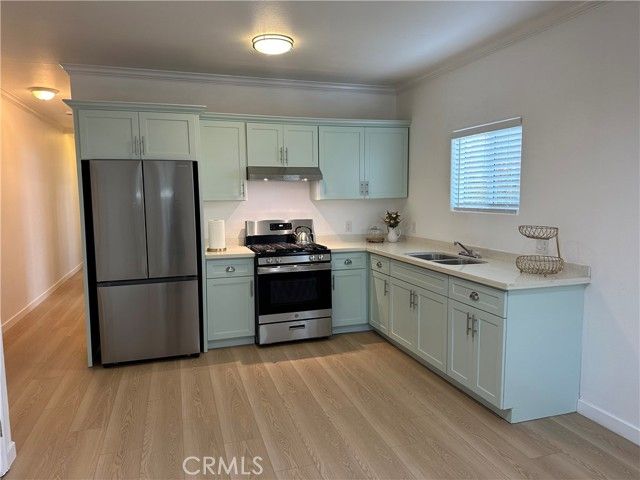 956 E 43rd, Los Angeles, CA 90011