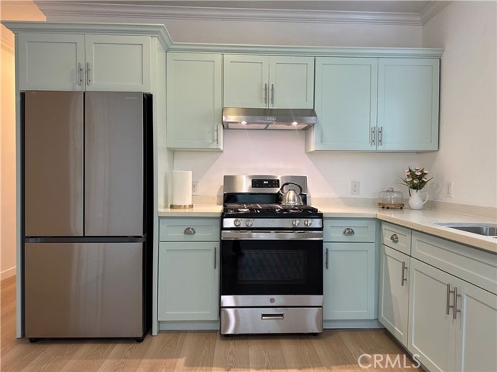 956 E 43rd, Los Angeles, CA 90011