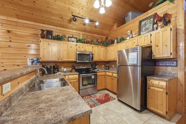 2517 Look Afar View Drive, Sevierville, TN 37876