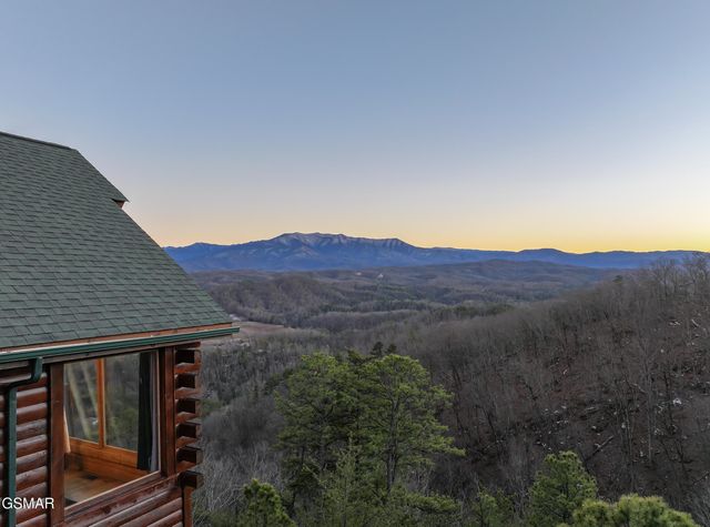 2517 Look Afar View Drive, Sevierville, TN 37876
